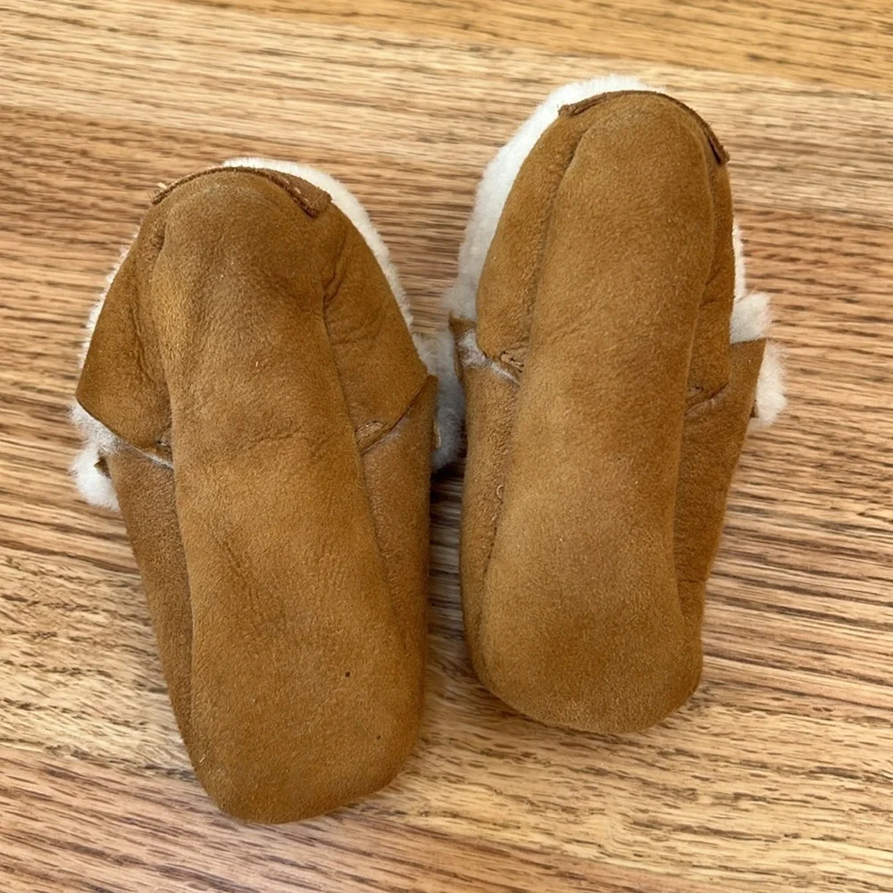 UGG Baby Infant Suede Booties Slipper Shoes 4-12M (Size 2/3) - Picture 4 of 6